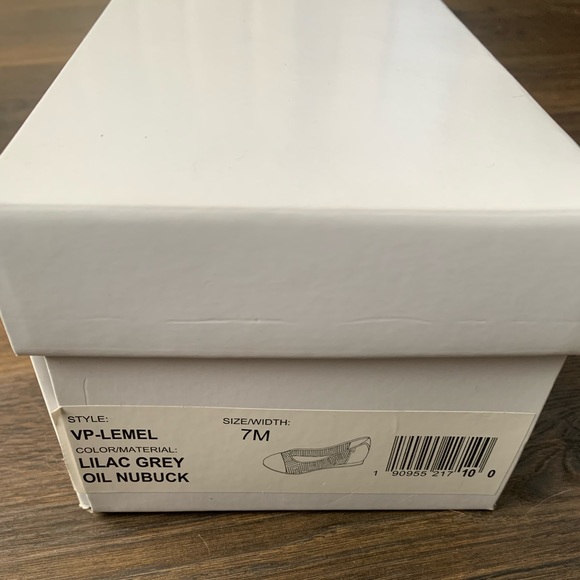 NWT Vince Camuto flats - Picture 7 of 7